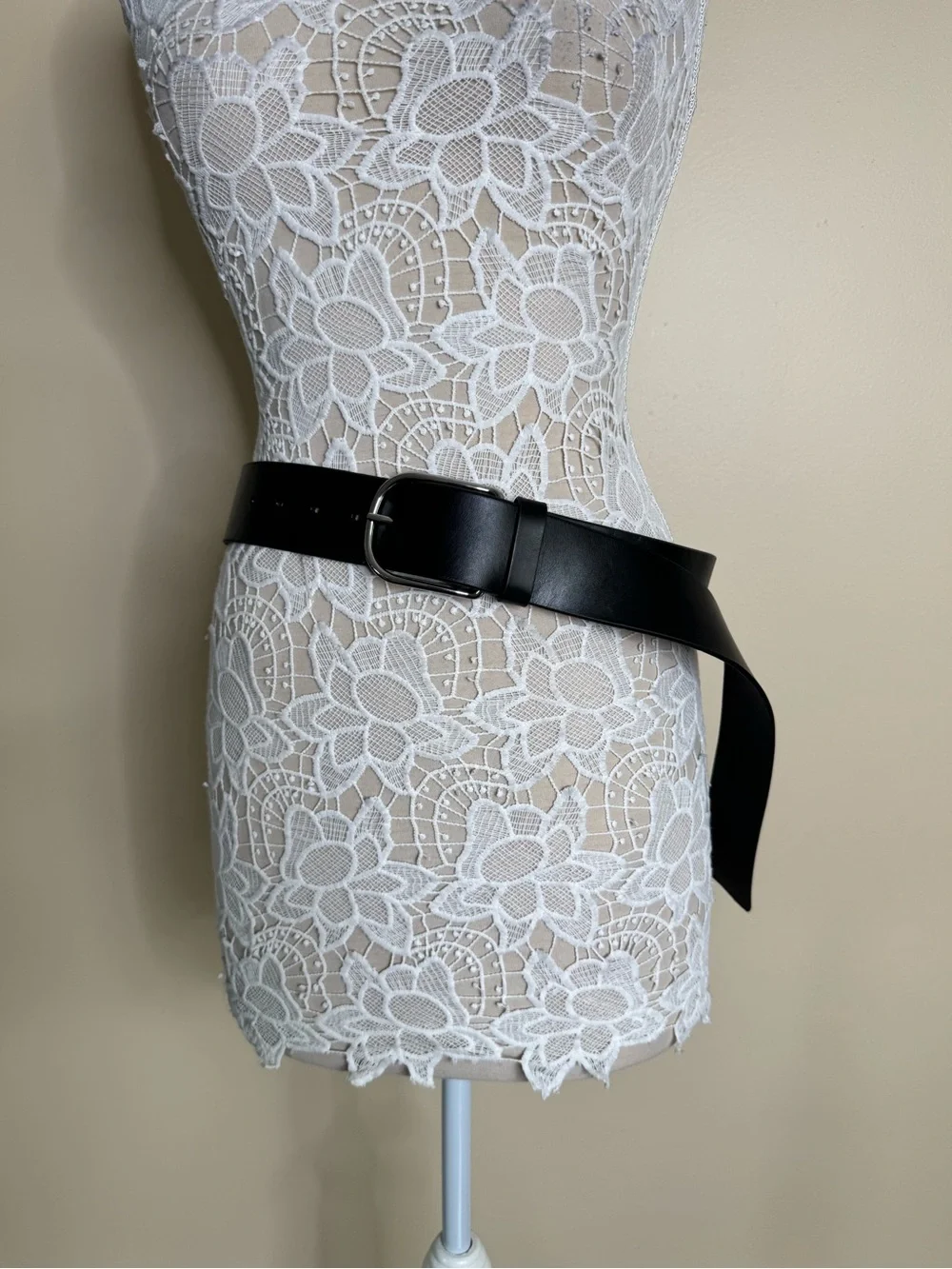 New Anthropologie Wide Leather Belt Black Curved Buckle Long size Medium